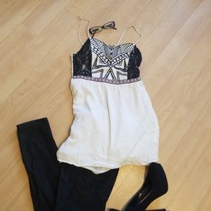 3/20 deal! Flying tomato black and white tunic